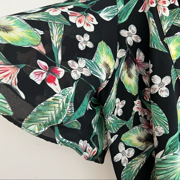 Adelyn Rae Botanical Palm Leaf Floral Open Back Wrap Dress Size Small - Picture 6 of 13